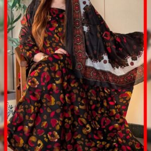 ثوب أسود مصنوع من القطن بتصميم جميل مطبوع، مزود بشيلة مطابقة مخيطة على الطراز الظفاري والجلبية