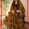ثوب أصفر اللون مصنوع من القطن بتصميم جميل مطبوع عليه شيلة متناسق، متوفر بنمط الظفاري والجلابية والجلابية