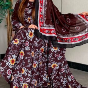 ثوب مصنوع من القطن بتصميم جميل مطبوع، مزود بشيلة مطابقة مخيط على الطراز الظفاري والجلابية